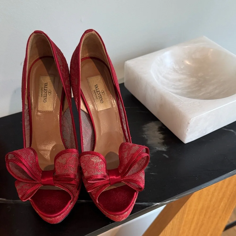 EUC Authentic Valentino Red Lace Bow Peep-Toe Stilettos - Picture 6 of 7
